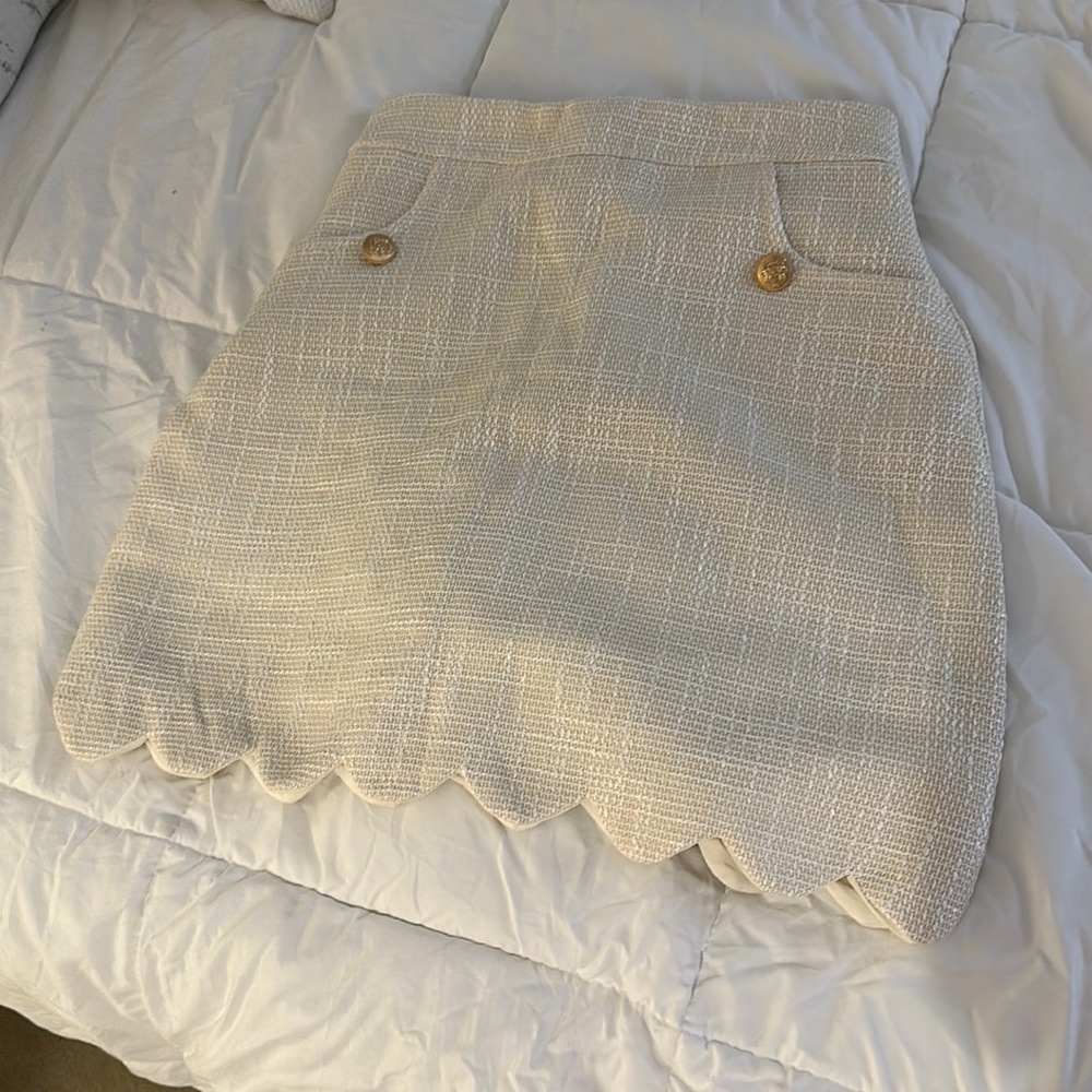 Beautiful cream tweed skirt size extra small
